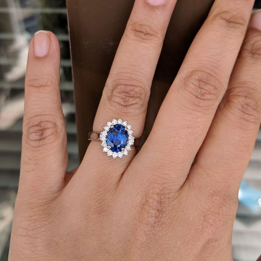 2.59carats Blue Sapphire Diamond Engagement Ring Site3 